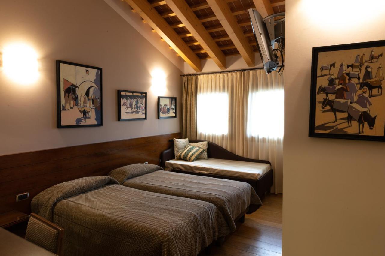 Hotel Locanda Al Sole Castello Di Godego Екстер'єр фото